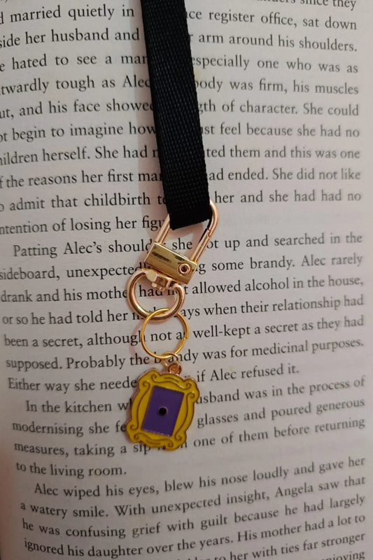 First image of a F.R.I.E.N.D.S themed keychain to relive the nostalgia of the iconic series and its memorable characters.