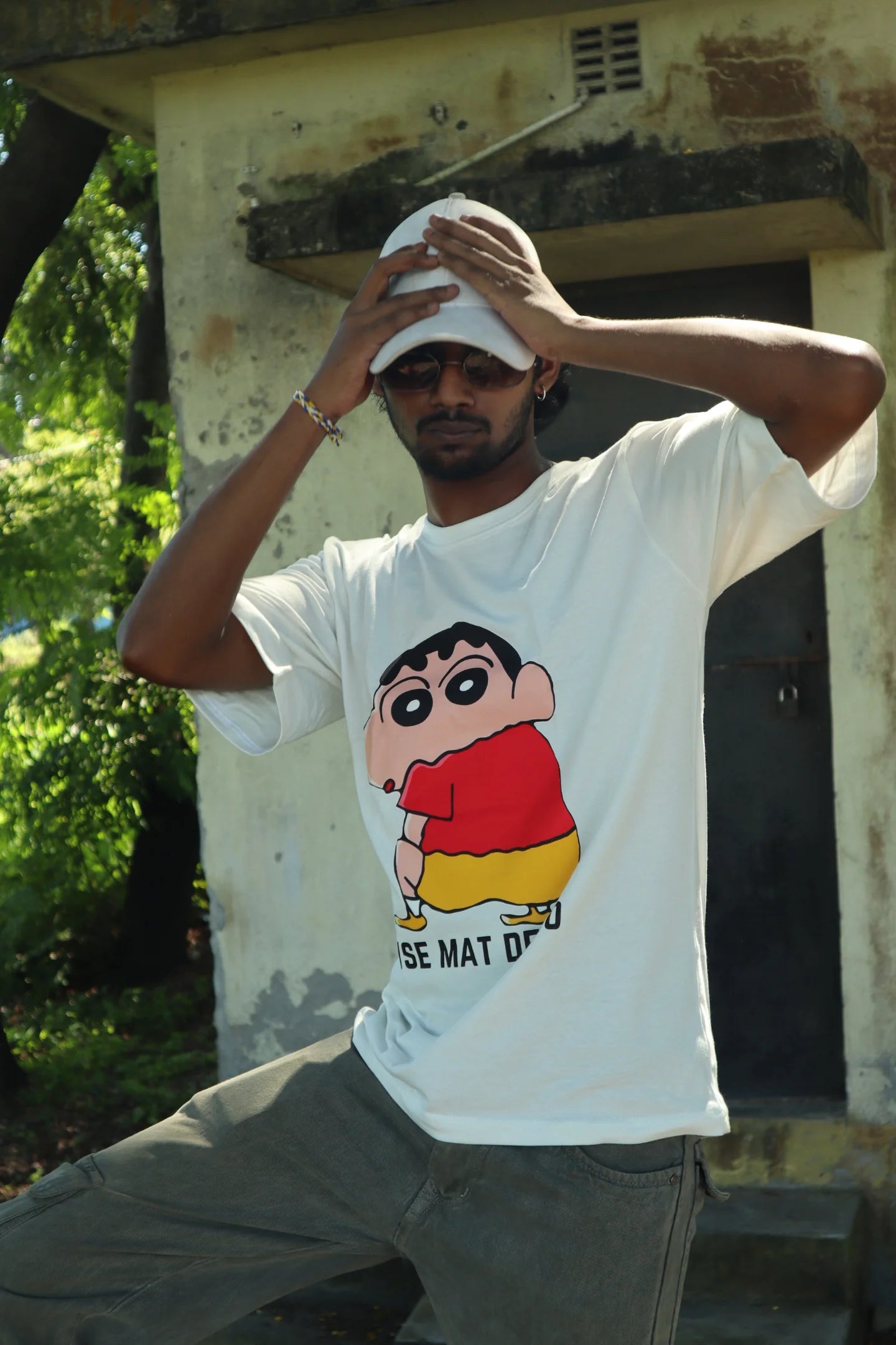 Aise Mat Dekho | Shinchan | Dropped Sleeve Unisex Tee