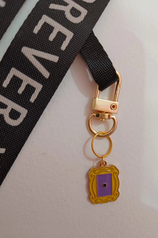 Second image of a F.R.I.E.N.D.S themed keychain to relive the nostalgia of the iconic series and its memorable characters.