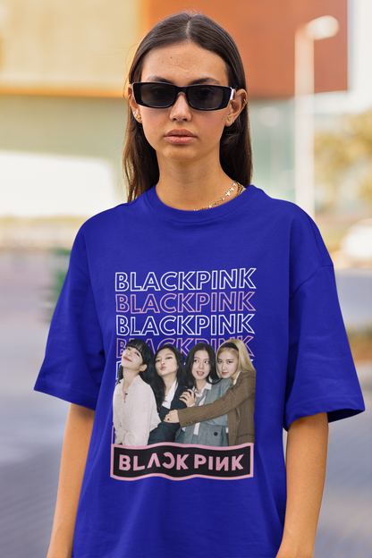 Close up front view of female model wearing a royal blue oversized t-shirt featuring a stylish design inspired by the K-Pop girl group Blackpink. Ideal for Blinks (Blackpink fans) and K-Pop music enthusiasts.